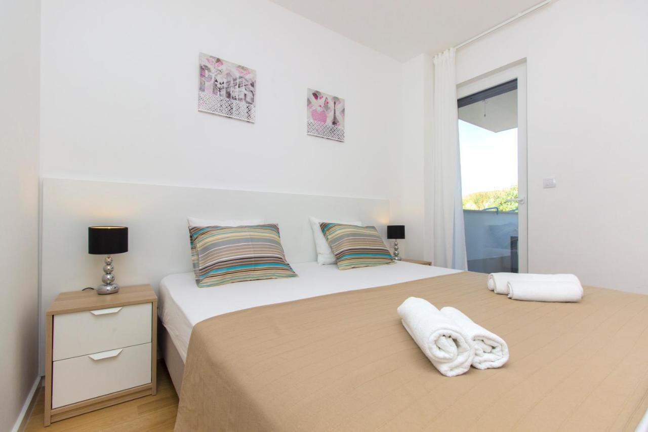 Royal Primosten Apartment Bagian luar foto